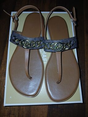 Michael Kors Women's Roxane Thong Brown Sandal Size 10